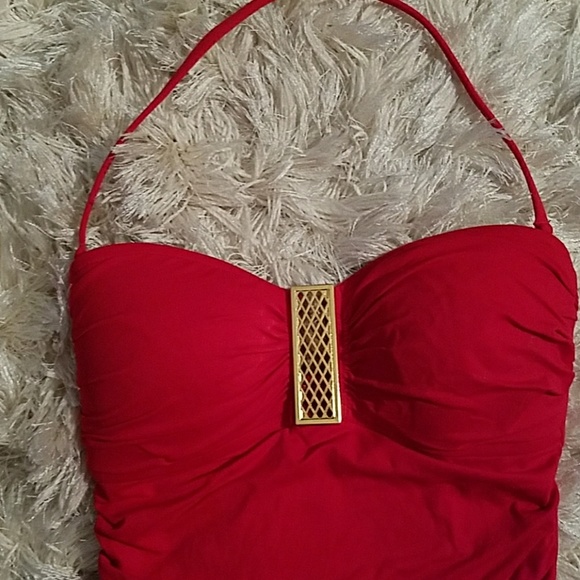 So sexy and flattering bathsuit. - Picture 3 of 6